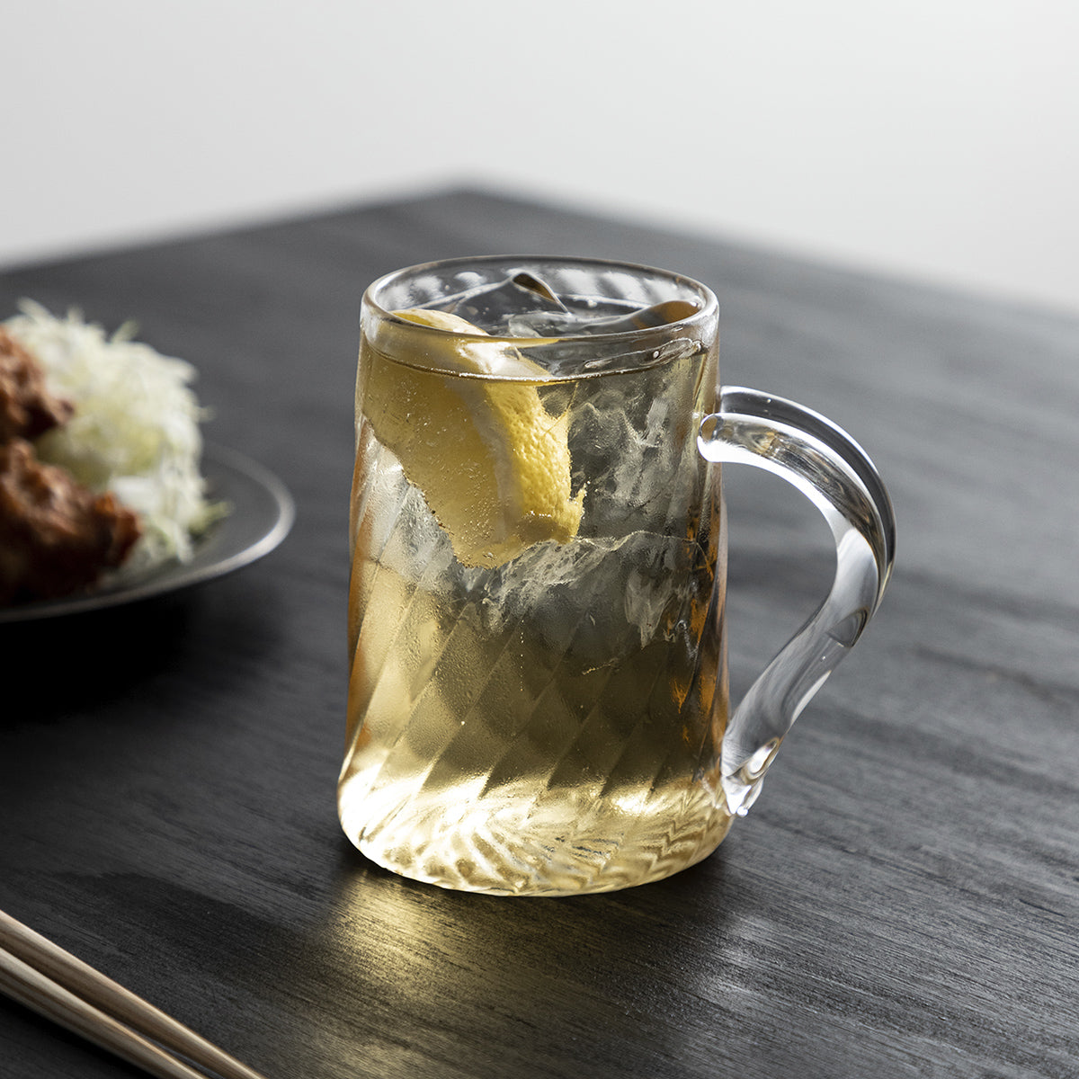 薄而輕的杯子,品味好