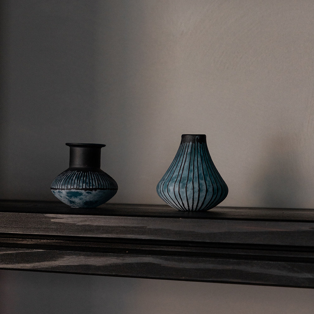 stripe single flower vase blue