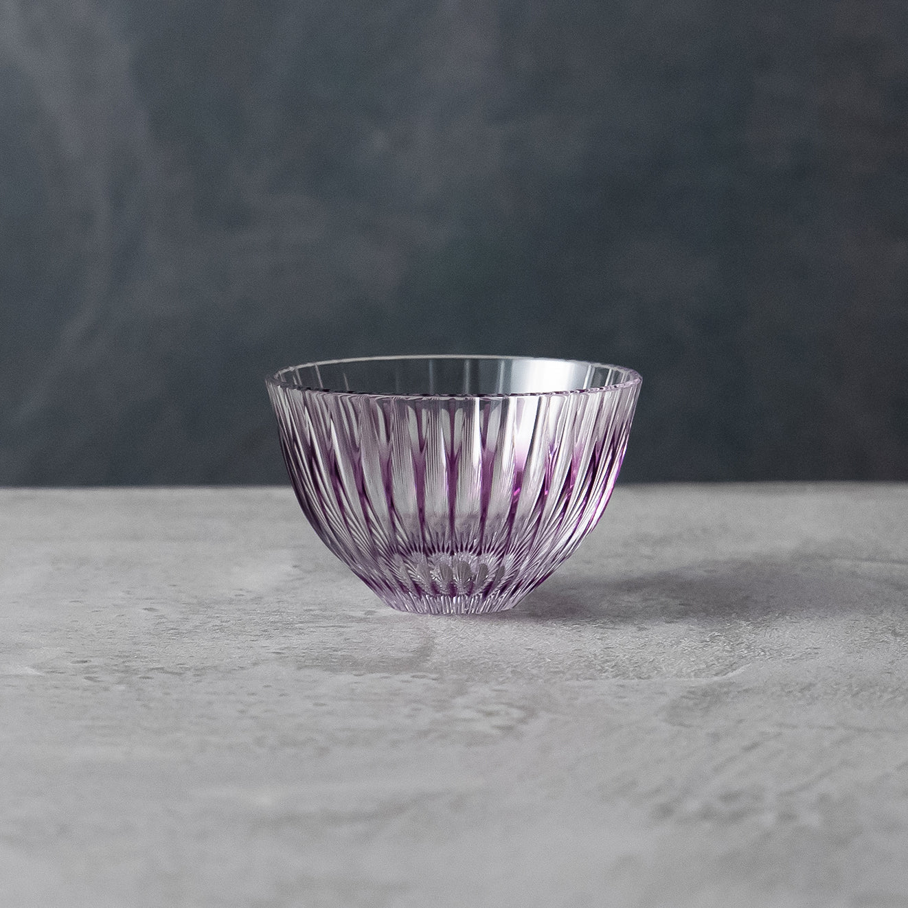 【希少/大判】切子 ガラス鉢 直径25cm 紫 色被せ 伝統工芸 大皿 ガラス専門店 │ 江戸切子 │ 切子工房昌榮 │ ぐい呑み 華 32縞 金紫