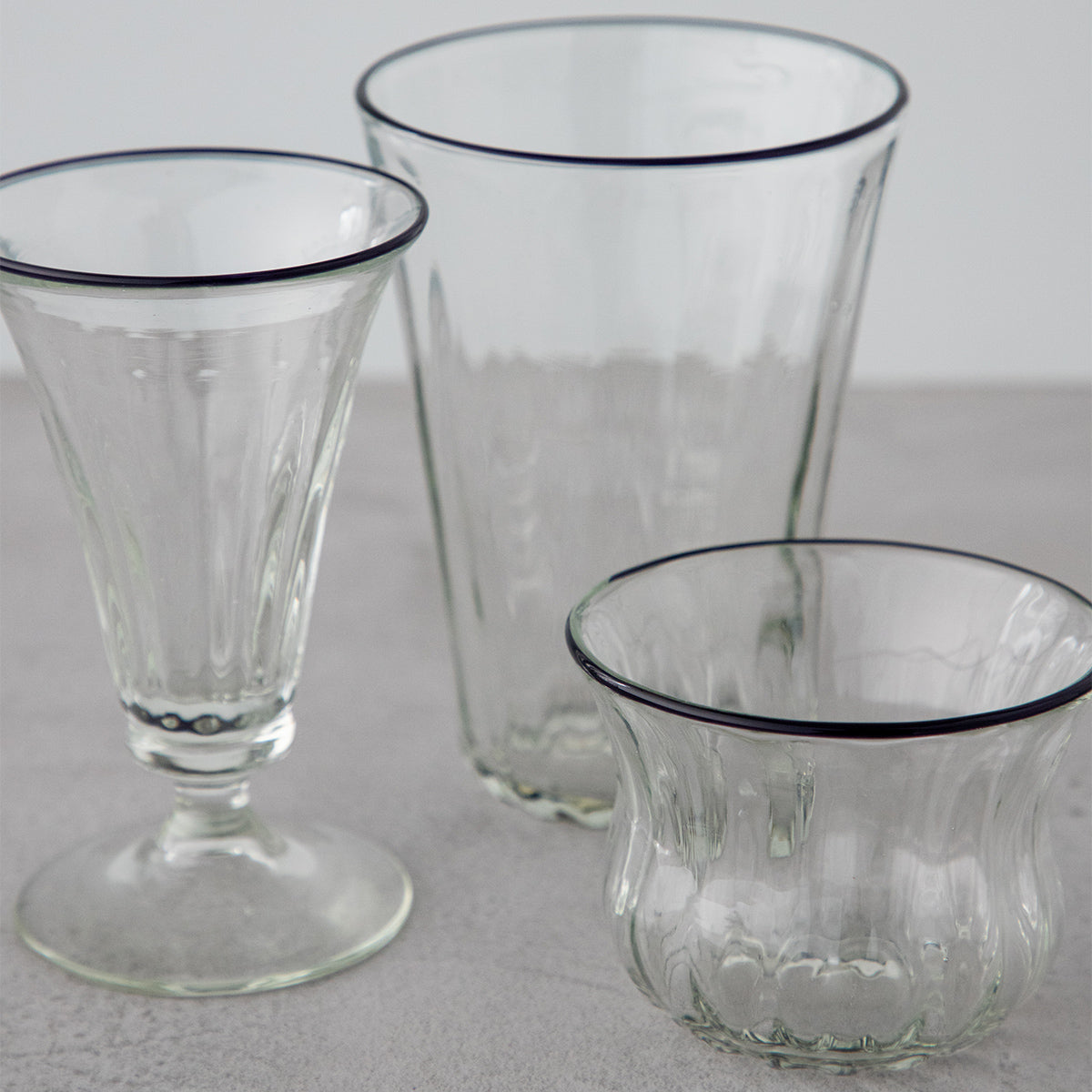 Jet black Ryukyu glass that fits into your everyday life