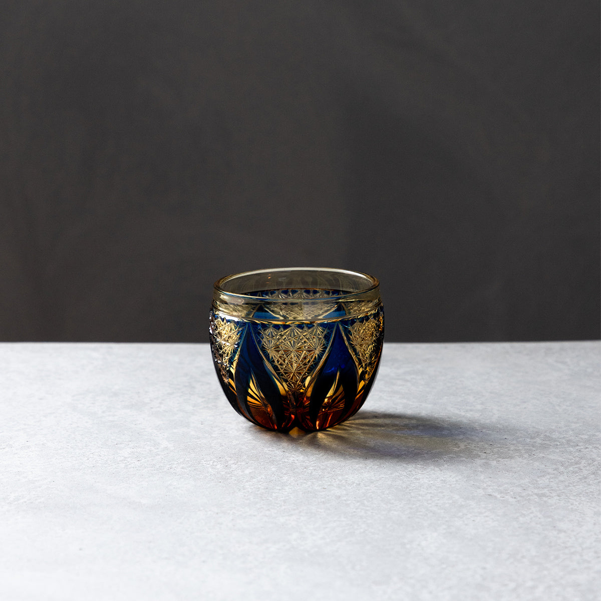 Sake Glass 雫-Shizuku- 瑠璃琥珀 – TSUCHI-YA │ ガラスの器と工芸