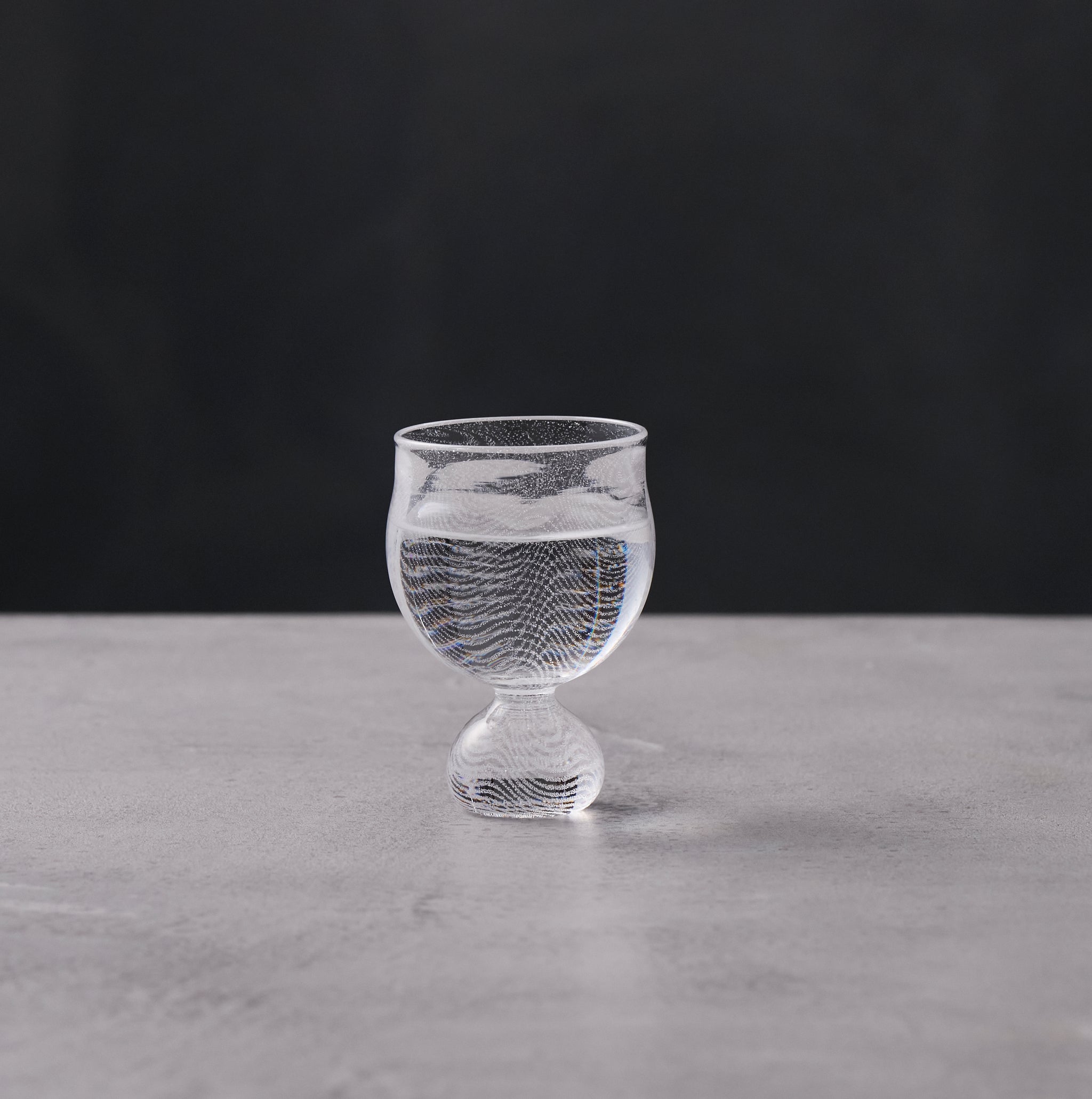 ガラス専門店｜小坂 未央｜泡線 酒杯 クリア – TSUCHI-YA │ ガラスの