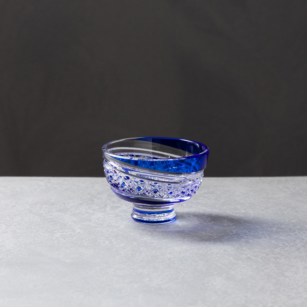 琉璃菊戈薇清酒杯II – TSUCHI-YA │ ガラスの器と工芸