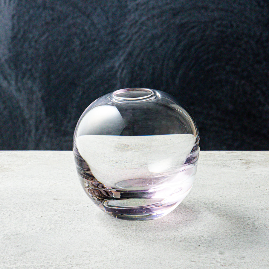 Round vase pale