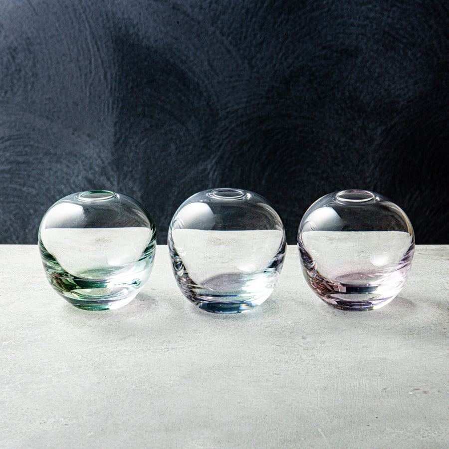 Round vase pale