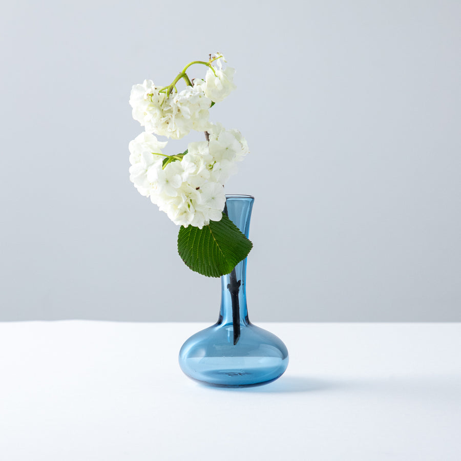 ガラス専門店｜能登島ガラス工房｜能登藍 鶴首花器 – TSUCHI-YA