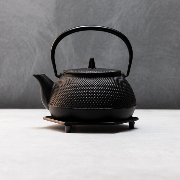 r*o様 新品未使用 南部鉄器 岩鋳 IWACHU 鉄瓶 あられ 急須 ＆ 鶴亀 IMG_0001_c9875d18-2b32-4157-