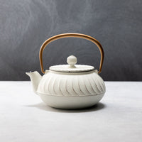ガラス専門店｜南部鉄器｜岩鋳｜急須5型波 麻色 – TSUCHI-YA