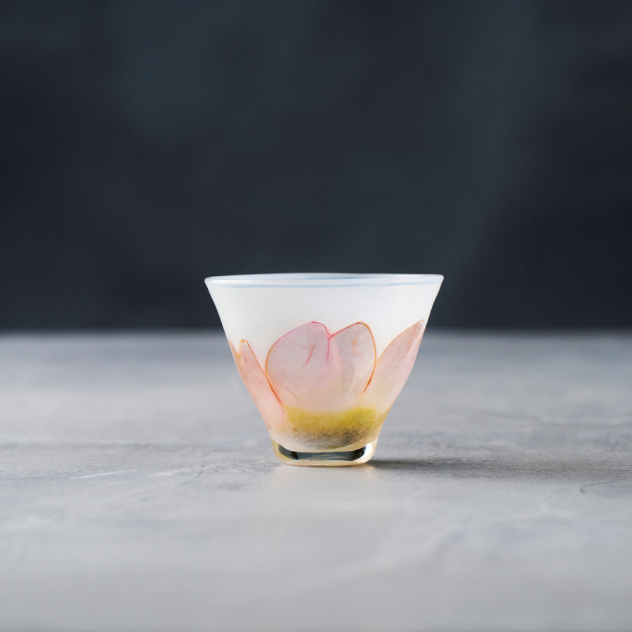 (10)花模様冷酒杯/桃桜